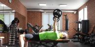 Vježbe za treniranje tricepsa brachii kod kuće za muškarce i žene